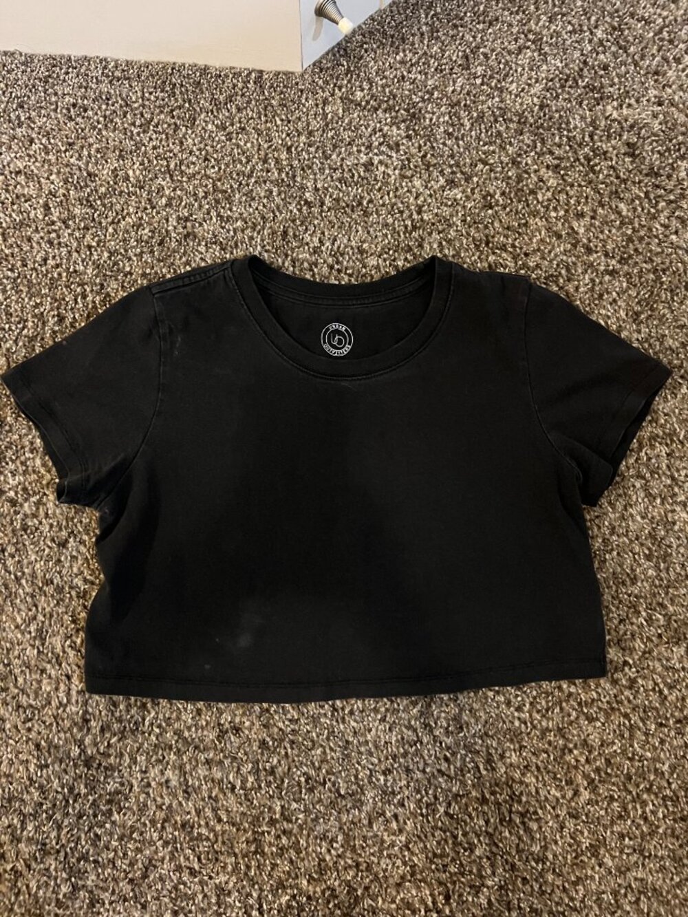Urban Outfitters - Black Cropped Tee - Medium